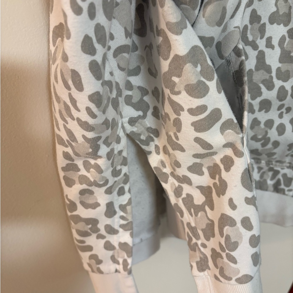 Georgia Leopard Print Hoodie - Picture 4 of 5